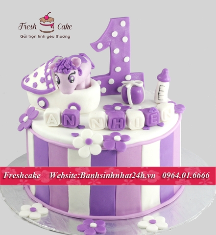 Bánh fondant nặn bé ngựa ngồi xe nôi mừng sinh nhật 1 tuổi [MS:0909]