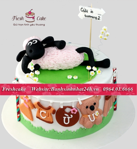 Bánh sinh nhật fondant chú cừu Shaun the sheep đang tắm nắng [MS:0466]