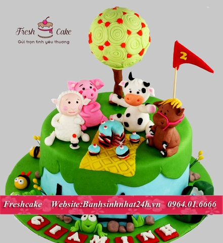 Bánh fondant các bé bò, cừu, lợn, ngựa đang cắt bánh sinh nhật [MS:0478]