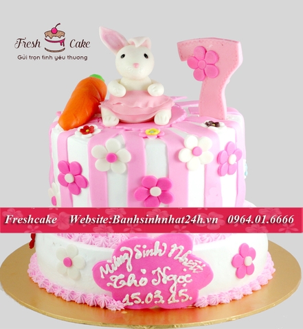 Bánh fondant Thỏ Ngọc mừng sinh nhật bên món ăn yêu thích [MS:0446]
