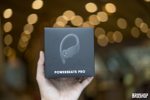 Khui hộp và trải nghiệm tai nghe Powerbeats Pro: Bản nâng cấp đáng giá của Beats