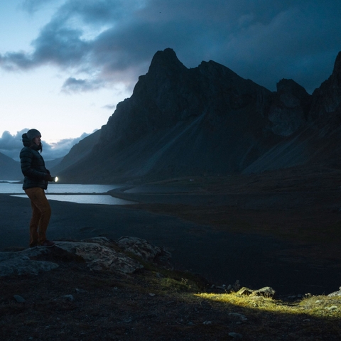 Đèn pin tìm kiếm Ledlenser P18R Signature sáng khủng 4500Lm chiếu xa 720m