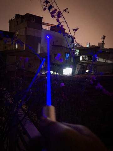 Đèn Laser Blue công suất 3W tia màu xanh dương kèm pin sạc