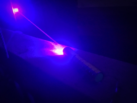 Đèn Laser Blue công suất 3W tia màu xanh dương kèm pin sạc