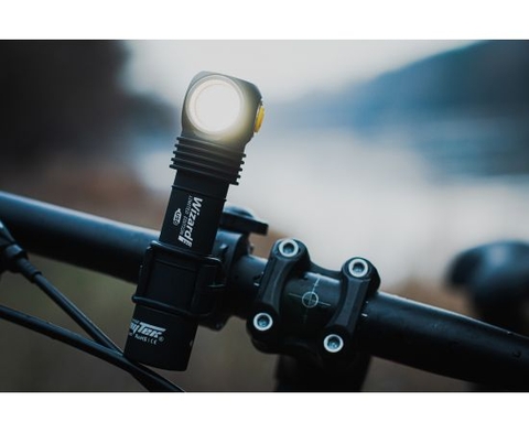Gá xe đạp ARMYTEK ABM-01