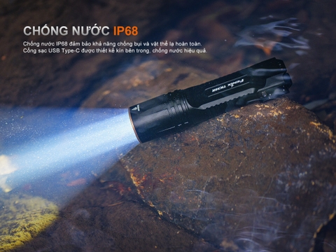 Đèn pin chiến thuật Fenix TK35R sáng 5800 lm chiếu xa 610m có tia UV