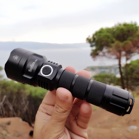 Đèn pin siêu sáng 2000 lumen SOFIRN C8G LED Cree XHP35 HI chiếu xa 565m sử dụng pin 21700 (pin sạc kèm theo)