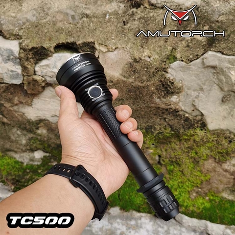 Đèn pin chiếu xa AMUTORCH TC500 sáng 2200 lumen chiếu xa 775m LED SST40  pin 21700 dock sạc rời kèm theo
