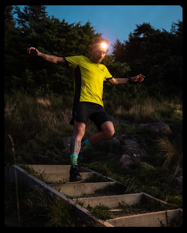 Đèn pin đội đầu NITECORE UT27 sáng 800lm chiếu xa 160m pin 1500mAh USB-C chuyên chạy marathon, chạy trail