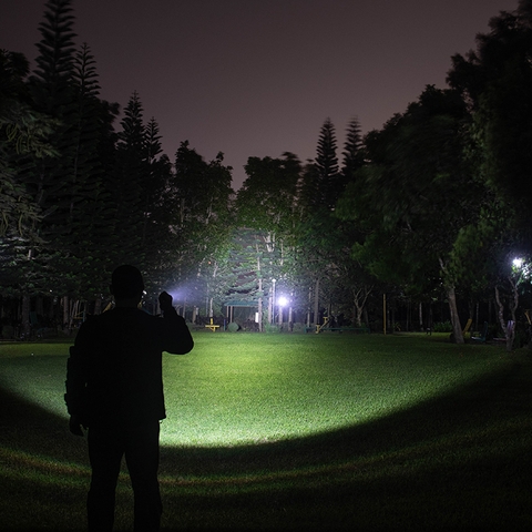 Đèn pin SOFIRN SP33S LED CREE XHP70.2 độ sáng 5000 lumen chiếu xa 264m pin sạc 26650 sạc Type-C