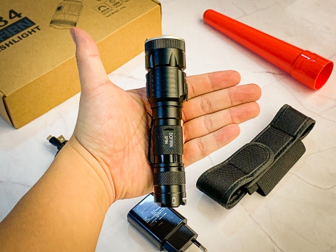 Đèn pin SOFIRN SF84 sáng 900 lumen chiếu xa 310m pin 18650 sạc Micro-USB