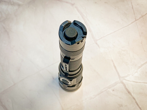 Đèn pin SOFIRN SF84 sáng 900 lumen chiếu xa 310m pin 18650 sạc Micro-USB