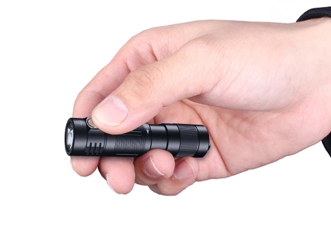 Đèn pin mini FENIX E09R độ sáng 600 lumen chiếu xa 124m