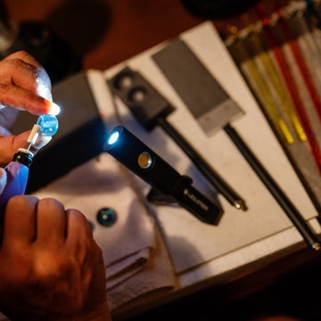 Đèn pin công nghiệp LEDLENSER IW4R độ sáng 150 lumen pin 18650 tích hợp đuôi nam châm