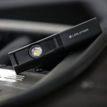 Đèn pin công nghiệp LEDLENSER IW5R độ sáng 600 lumen pin sạc 18650 tích hợp đuôi nam châm