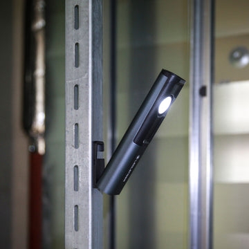 Đèn pin công nghiệp LEDLENSER IW5R độ sáng 600 lumen pin sạc 18650 tích hợp đuôi nam châm