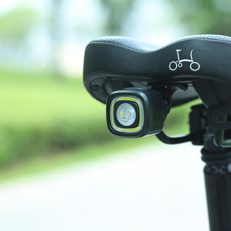 Pat đèn hậu MAGICSHINE SADDIX dành cho yên xe đạp Brompton
