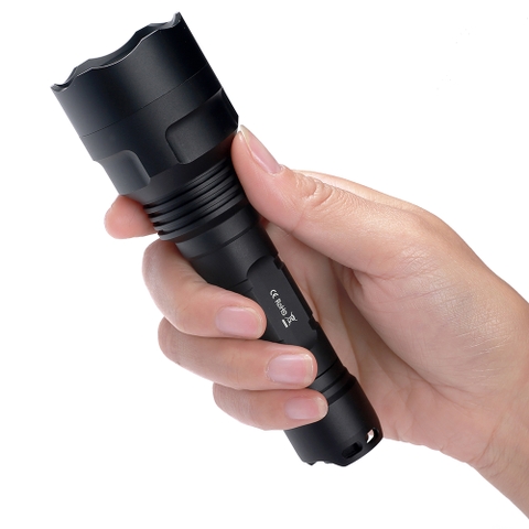 Đèn pin SOFIRN C8T độ sáng 1310 lumen chiếu xa 500m pin 18650 (pin sạc kèm theo)
