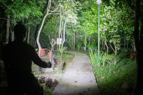 Đèn pin siêu sáng SOFIRN Q8 PRO Cree XHP50.2 độ sáng 11000 lumen