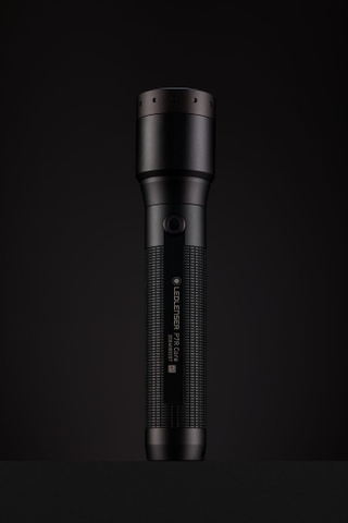 Đèn pin LEDLENSER P7R Core độ sáng 1400 lumens tầm chiếu xa 300m