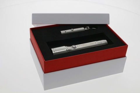 Đèn pin Ledlenser P5R & Đèn móc khoá V8 Stainless Steel bản thép (Phiên bản giới hạn)