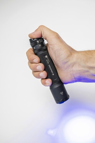 Đèn pin chiến thuật Ledlenser TAC7R 3200 lumen, chiếu xa 370m, pin 21700, sạc USB-C
