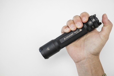 Đèn pin chiến thuật Ledlenser TAC7R 3200 lumen, chiếu xa 370m, pin 21700, sạc USB-C