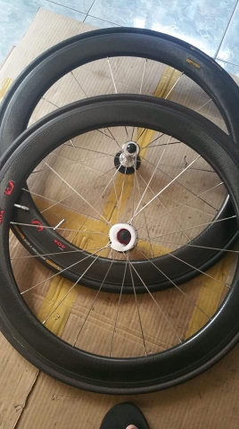 Wheelset cacbon Usa ZIPP 404 . like new 95%