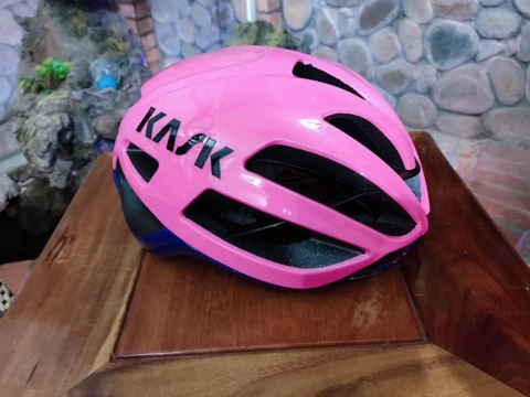 Mũ KASK màu hồng