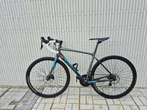 Xe đạp đua Giant disc contend SL2