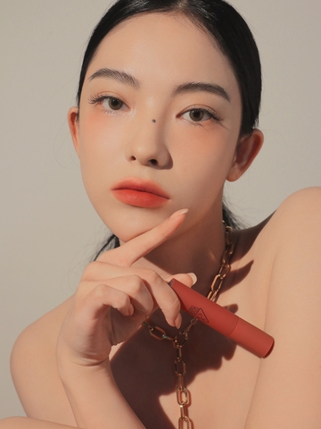 3CE BLURRING LIQUID LIP #STAY AWAY