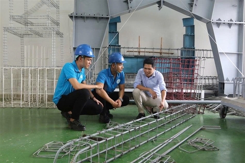 Kinh nghiệm tìm và lựa chọn việc làm ngành Môi trường, Xây dựng năm 2026 – Bí quyết giúp kỹ sư phát triển sự nghiệp bền vững