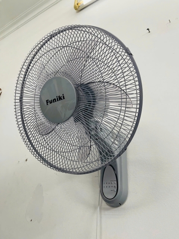 (Bảo hành 14 tháng) Quạt treo tường Funiki HQT3802AR 55W, 5 cánh, điều khiển từ xa