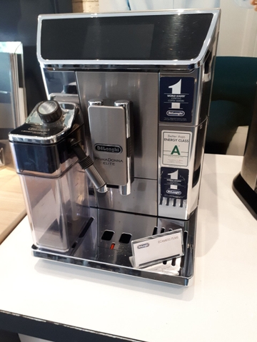 Máy pha cà phê Delonghi Automatic ECAM650.75.MS