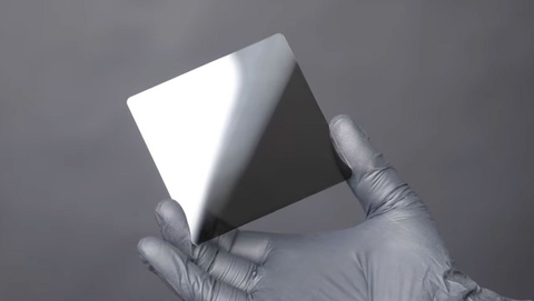 Bị luộc trong nước muối, nướng ở 250°C vẫn sống sót: Cerabyte và kỷ nguyên mới của lưu trữ “bất tử”