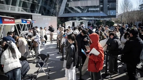 Người Trung Quốc xếp hàng dài để cài một phần mềm AI: OpenClaw tạo “cơn sốt” mới