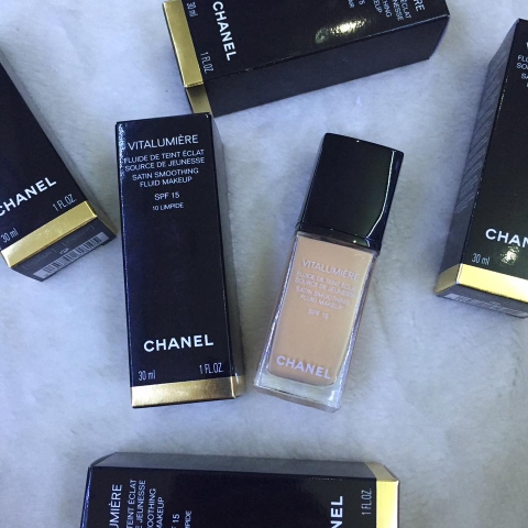 Kem nền Chanel Vitalumiere SPF15