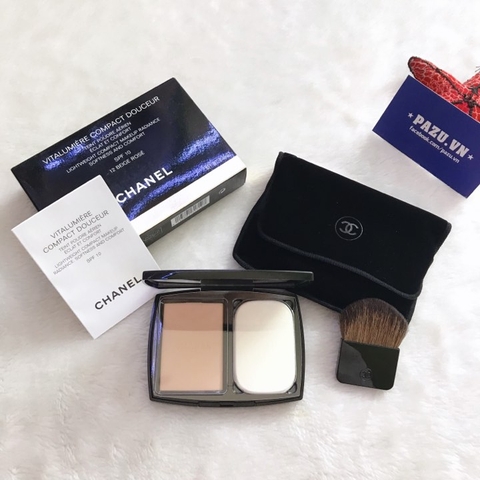 Phấn Phủ Chanel Vitalumiere Compact Douceur Lightweight Compact SPF10