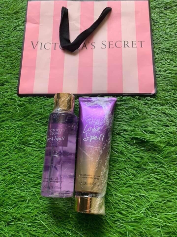 SÉT DƯỠNG THỂ VICTORIA’s SECRET AMBER ROMANCE