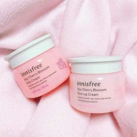 Kem dưỡng da trắng hồng Innisfree jeju cherry blossom tone up