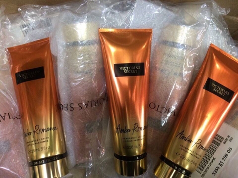 SÉT DƯỠNG THỂ VICTORIA’s SECRET AMBER ROMANCE