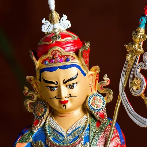 Tôn tượng Ngài Liên Hoa Sinh