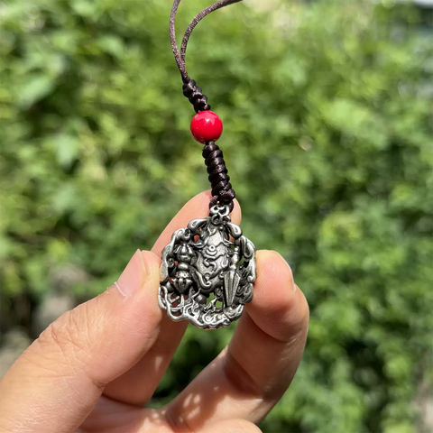 Thánh vật Thiết Hạt Cửu Đầu Liên Hoa Sinh Phẫn Nộ – Yachen