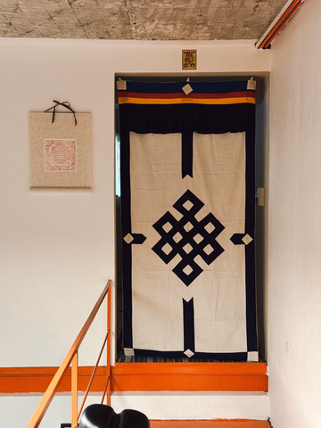 Rèm Cửa mật tông