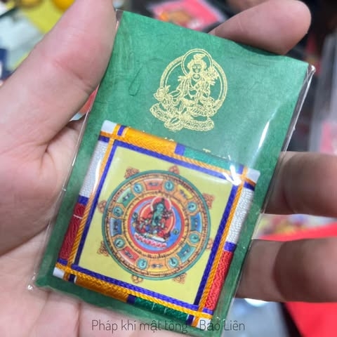 Amulet  Linh phù hộ thân