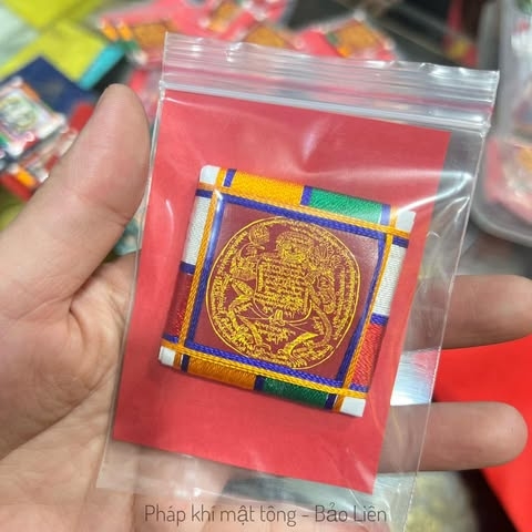Amulet  Linh phù hộ thân, linh phù chống thị phi