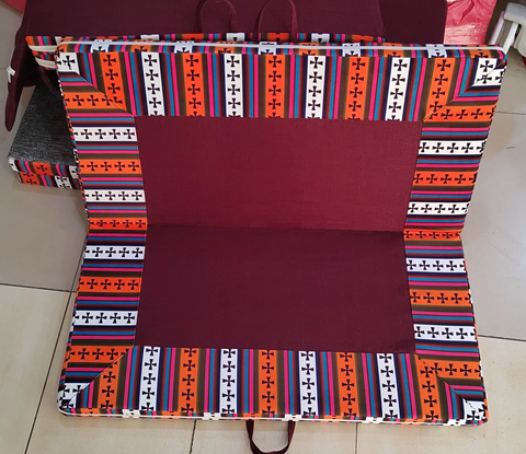 Đệm Ngồi Thiền Xơ Dừa Nỉ Len 80×80cm – Đệm Gấp Có Quai Xách Tiện Mang Theo