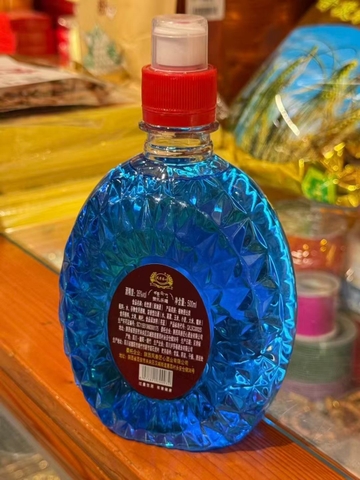 Rượu cúng các vị hộ pháp