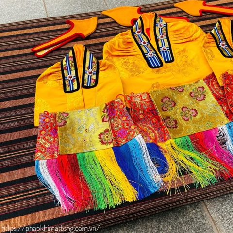 Pháp y Tam Tôn của Đại sư Tông Khách Ba