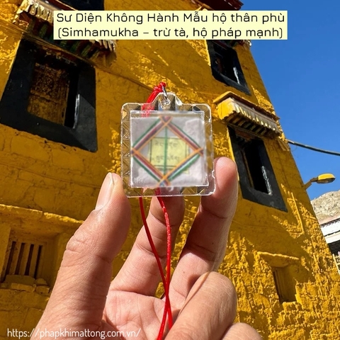 Mặt dây chuyền bùa hộ thân